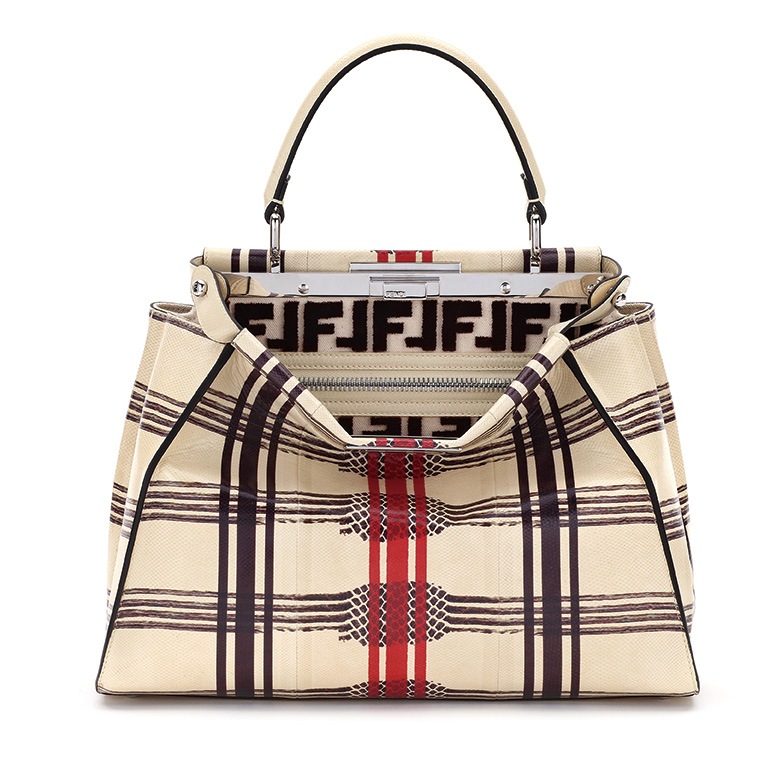 融入加勒比海岛屿风情的Fendi 2018春夏系列,美出热带异国情谜的摩登新高度!