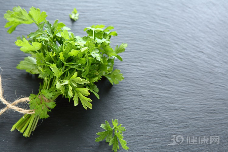 为什么香菜那么臭?知道答案后,很多人吃回了香菜!