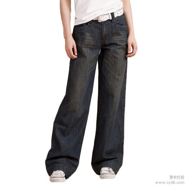 服软的娇俏感 宽松裤腿没有了束缚感,行动更自在