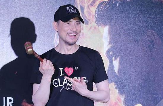 逃犯看演唱会被抓！张学友爆笑回应：感谢你们来