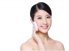 脸是女人最贵的“衣服” 要记得用黛兰娜毛孔洗澡定期保养