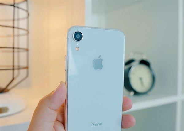 还是原来的味道!6.1/6.5英寸新iPhone机模上手
