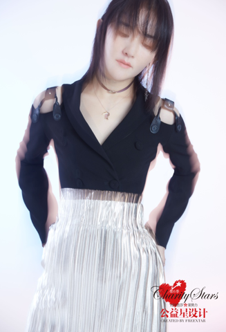 谢娜登第六季公益星设计封面,太阳女神诠释美与爱