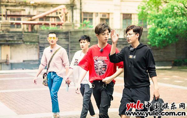 “管家农”采购开启节约模式 陈立农《Hi室友》自创洗脑“停水歌” 再现“咖妃” 逗乐宋小宝