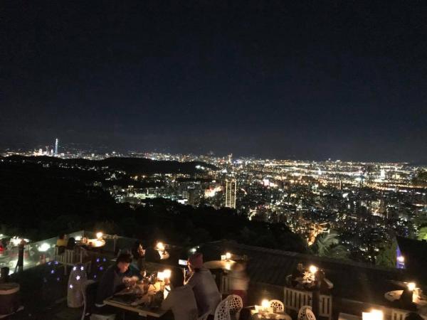 观赏台北夜景好去处！阳明山3间平价餐厅边赏夜景边尝美食