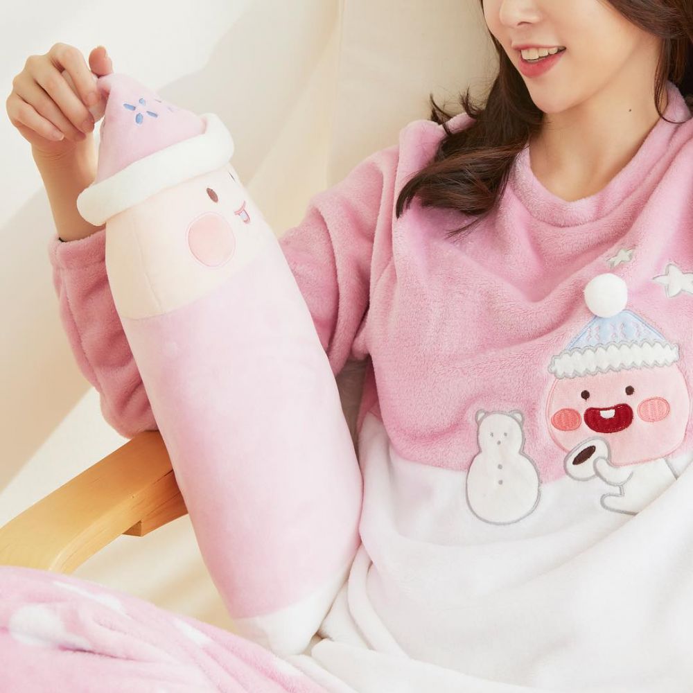 韩国kakao friends推出冬季睡衣!Apeach戴着毛毛冷帽!造型超可爱!