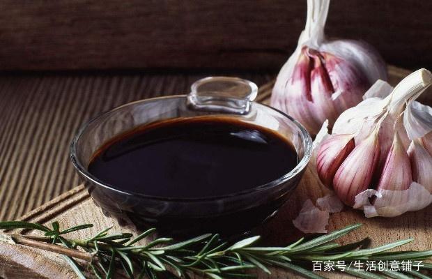 去除油污技巧:一瓶小小的食用醋在厨房的却有大作用