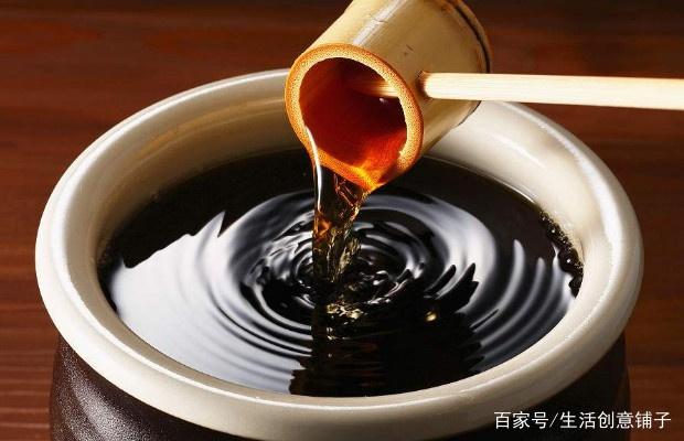 去除油污技巧:一瓶小小的食用醋在厨房的却有大作用