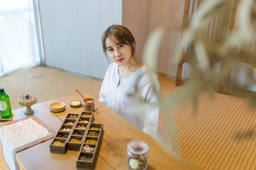 归园田居致力打造肌肤原生力觉醒系统,让肌肤更加健康!