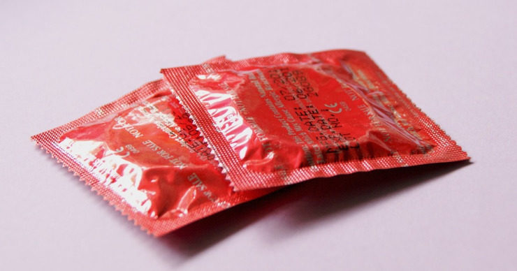 安全套怎么用?男士和女士安全套的使用方法图解及注意事项