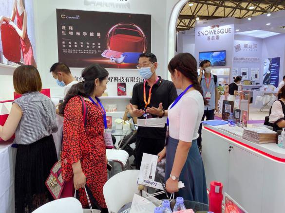 创盈Charmwin惊艳亮相2020上海美博会，打造“光”科技健康护肤新风尚